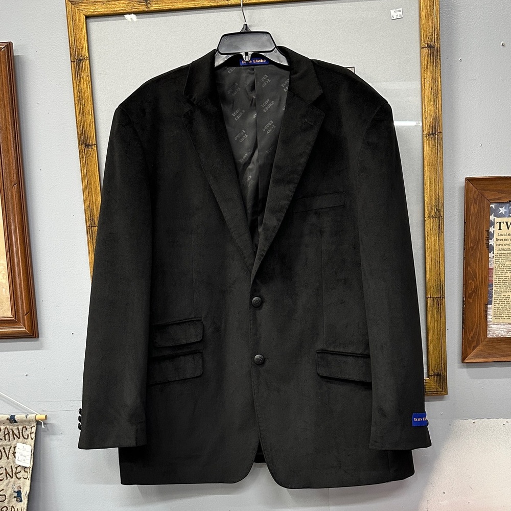 Sophisticated velvet Men's 2 button Black Blazer